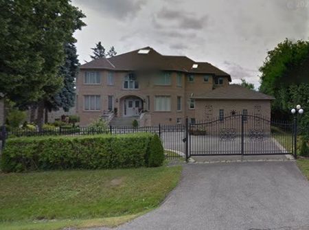 For Lease - 137 Arnold Avenue, Vaughan, Ontario - Photo 2