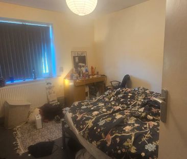 2 Bed - 34a Ash Grove, Hyde Park, Leeds - LS6 1AY - Student - Photo 3