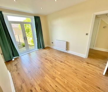 3 bedroom semi-detached house to rent - Photo 2