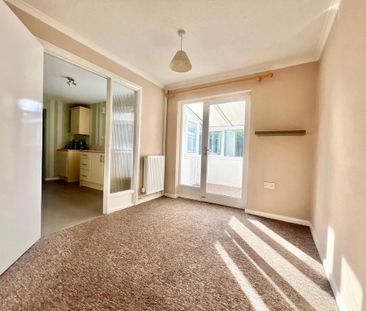 3 bedroom semi-detached house to rent - Photo 3