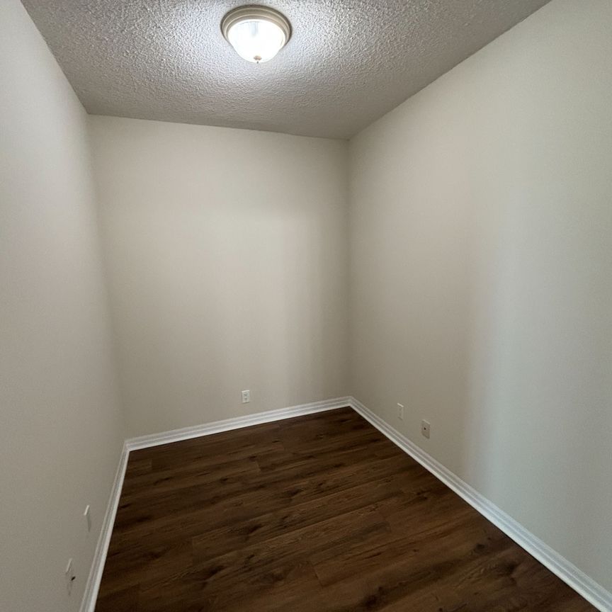 For Lease - 220 Burnhamthorpe Street Unit# 2110, Mississauga, Ontario - Photo 1