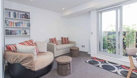 Fully Furnished 1 bed, Wellington - Photo 3