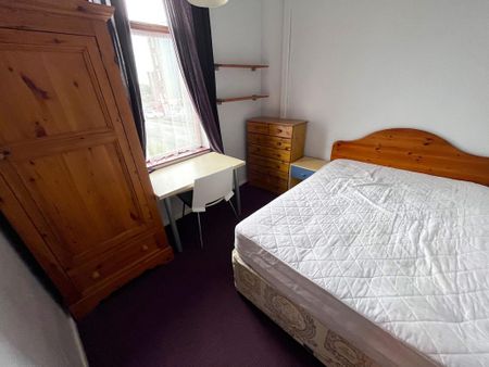 4 bedroom terraced house to rent - Photo 3