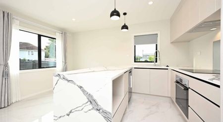 Family home Otahuhu - Photo 4