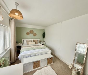 2 bedroom end of terrace house to rent - Photo 4