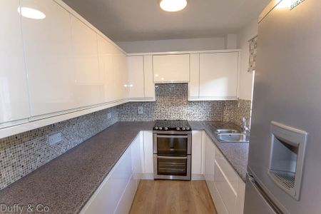 1 bedroom retirement property to rent - Photo 2