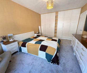 LABURNUM HOUSE, REDHILL DRIVE - Photo 3