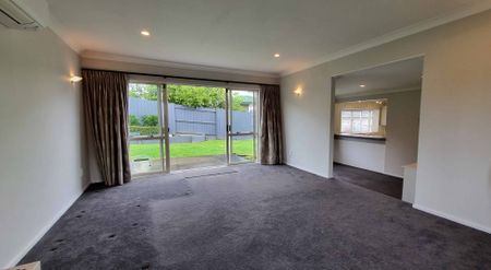 Pet friendly 4 bedroom home with 2 bathrooms - Photo 5