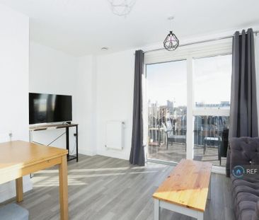 2 bedroom flat to rent - Photo 2