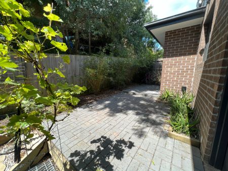 Large 2 Bedroom Townhouse - Photo 5