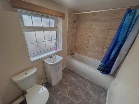 2 bedroom semi-detached house to rent - Photo 5