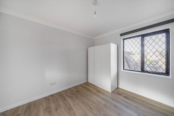 Robina Close, Northwood, HA6 - Photo 1