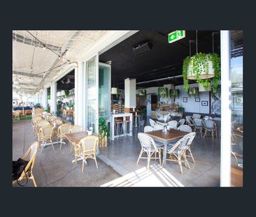 Beach - Surf - Sunshine - Photo 6