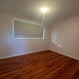 FAMILY HOME CLOSE TO ALL AMENITIES - Photo 2