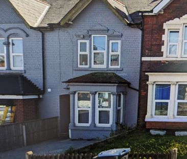 Lovely New Ensuite Bedroom For Rent - All Bills Inc & No Deposit !!... - Photo 2