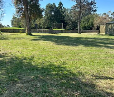 Charming Home in South Toowoomba – a Stone's Throw Away to the Golf... - Photo 5