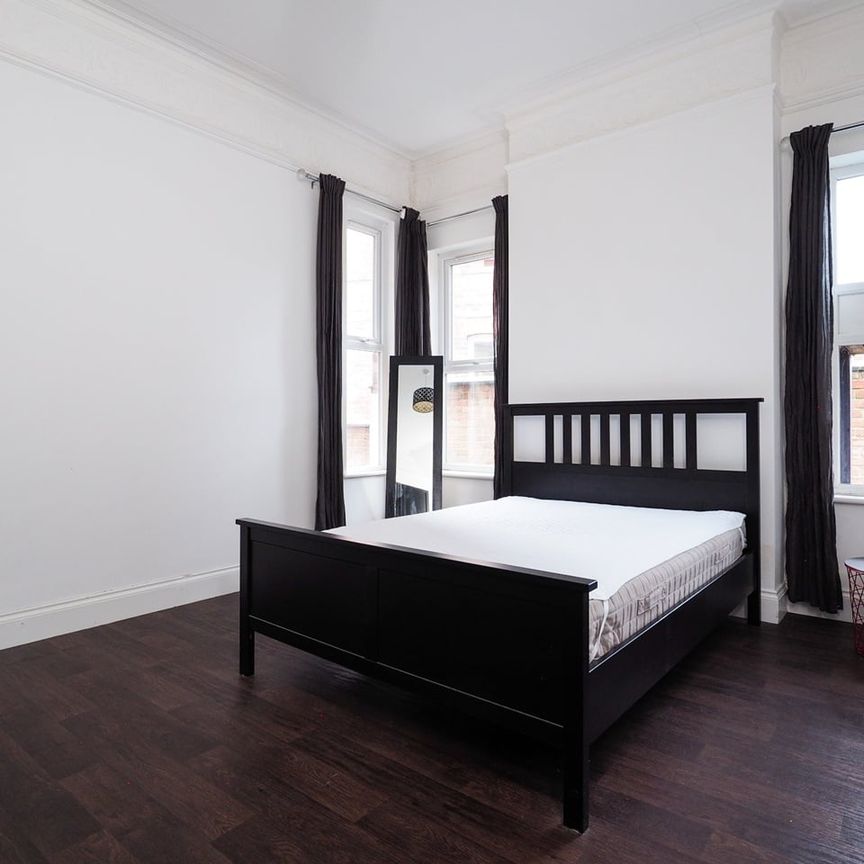 2 Bed Flat, Gorsey Road, NG3 - Photo 1