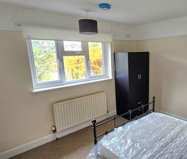 Bungalow to rent on - Photo 4
