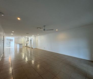 &ast;&ast;Charming 3-Bedroom Duplex in Moranbah &ast;&ast; - Photo 4