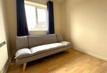 2 bedroom Flat To Let - Photo 5