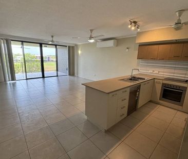 Spacious 2 Bedroom Unit in Great Location - Photo 4