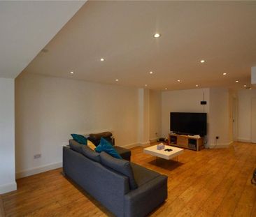 5 bedroom link detached house to rent - Photo 2