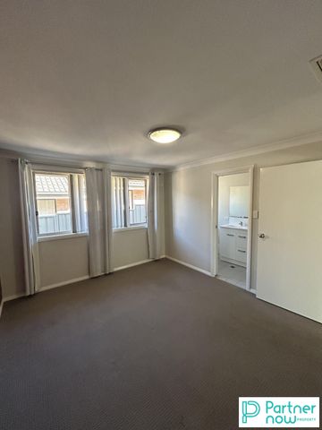 30 Orley Drive, TAMWORTH NSW 2340 - Photo 5