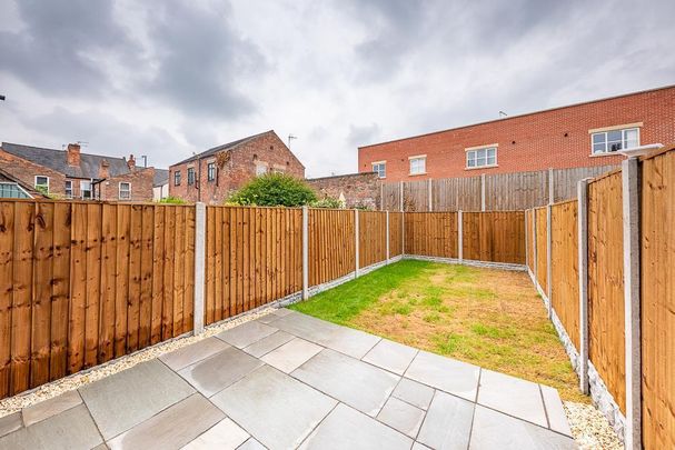 2 bedroom end of terrace house to rent - Photo 1