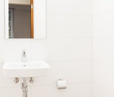 Sanierte Wohnung an ruhiger Lage nahe Rosenfeldpark - Photo 6
