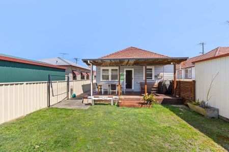 18 Sharpe Street, Mayfield NSW 2304 - House For Rent | Domain - Photo 4