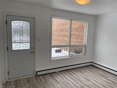 For Lease - 385 KERR Street Unit# Second Floor, Oakville, Ontario - Photo 2