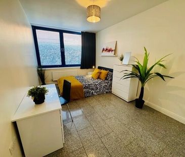 1 bedroom in a house share to rent - Photo 2