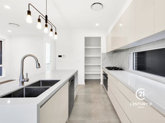 4-Bedroom Family Home for Lease – Modern Comfort & Prime Location - Photo 1