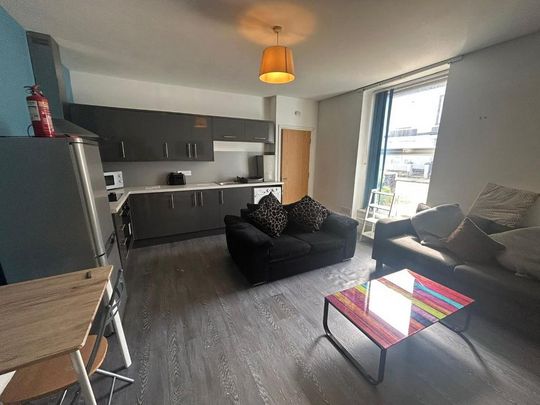 3 bedroom flat to rent - Photo 1