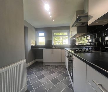 Cambridge Drive, Padiham, Burnley - Photo 5