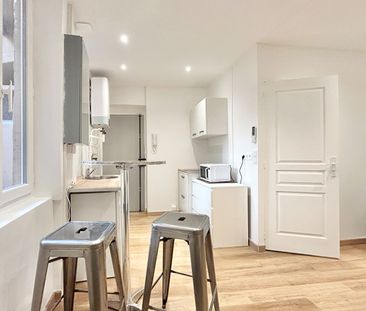 Location Appartement 1 pièce 16m² LYON 7ème - Photo 2