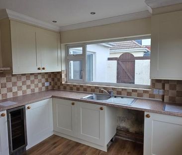 3 bedroom semi-detached bungalow to rent - Photo 2