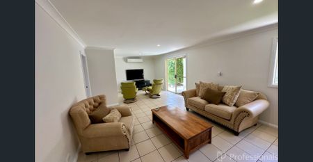 Easy-Care Cottage Living in a Convenient Tuncurry Location - Photo 2