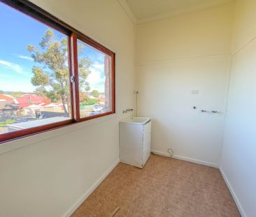 Humble 2 Bedroom unit in the heart of Mayfield - Photo 5