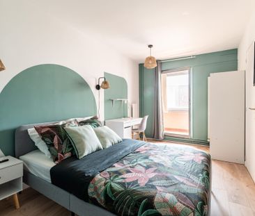 T4 Meublé avec loggia et parking - Photo 6