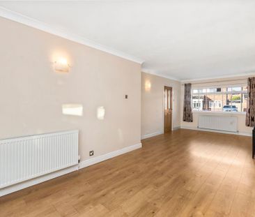 3 bedroom detached house to rent - Photo 4