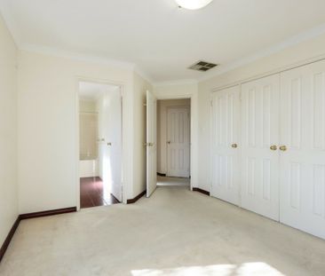 Spacious Homely Townhouse - Photo 2