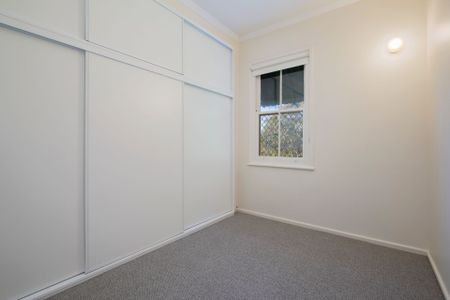New Renovated 3 Bedroom, only 2.5kms to Merewether Beach! - Photo 2