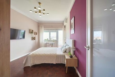 Alameda Dom Afonso Henriques, Lisbon, Lisbon 1900-183 - Photo 2