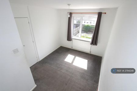 3 bedroom terraced house to rent - Photo 2