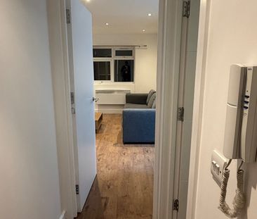 1 Bed Flat, Hall Lane, NW4 - Photo 2