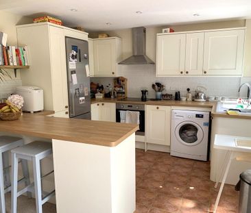 4 bedroom terraced house to rent - Photo 5