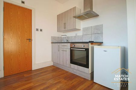 Studio to rent - Photo 3