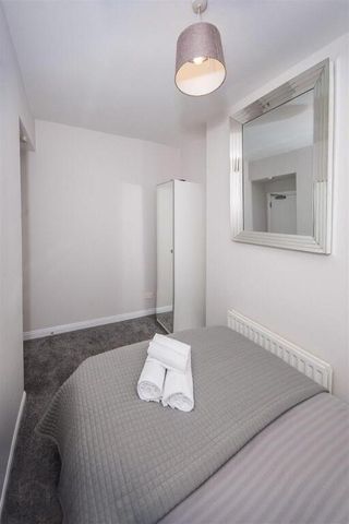 3, 74 University Street, Belfast, BT7 1HB - Photo 5