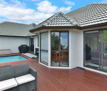 Immaculate Family Home - Photo 5